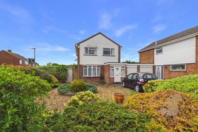 3 bed property, in Garden Farm, £390,000
