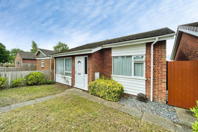 2 bed property, in The Paddocks, £210,000
