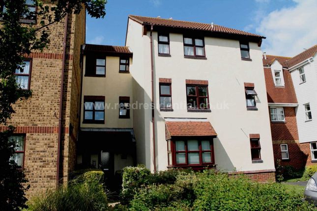 1 bed property, in Frobisher Way, £135,000