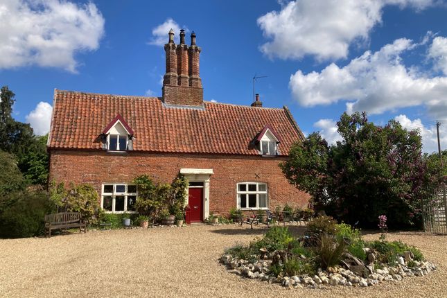 4 bed property, in North Pickenham Road, £800,000