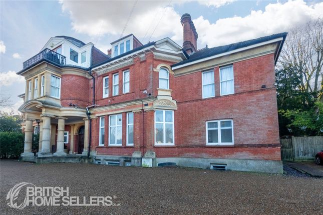 2 bed property, in Frensham Road, £375,000