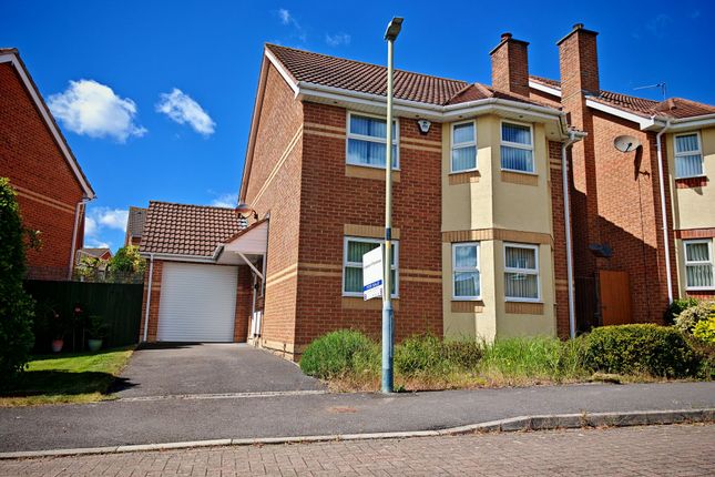 4 bed property, in Gibbs Leaze, £375,000