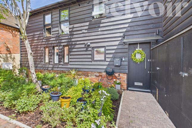 2 bed property, in Kestrel Court Vyne Road, £350,000