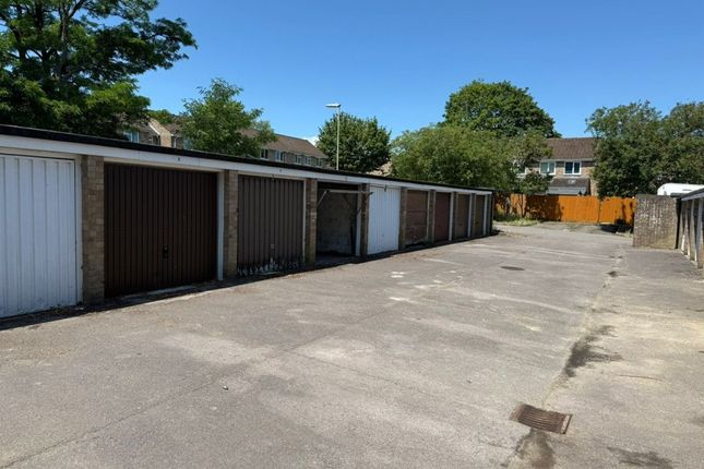 Studio, in Garages 1-13 & 15-20, £60,000