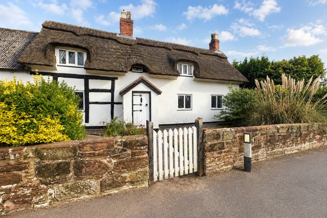 3 bed property, in Royal Lane, £475,000