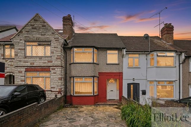 3 bed property, in Robin Hood Way, £569,500