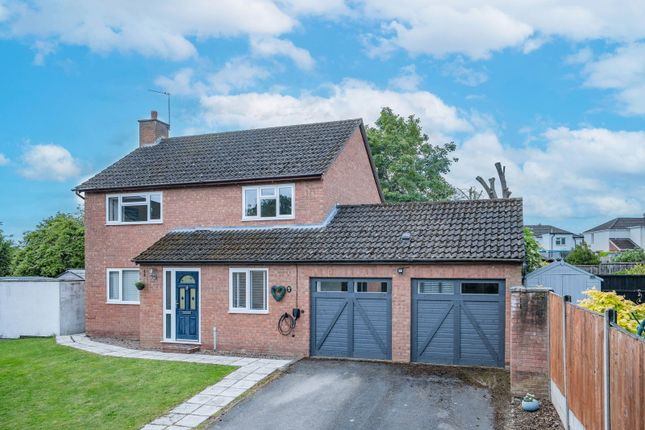 4 bed property, in Sunrise, £450,000