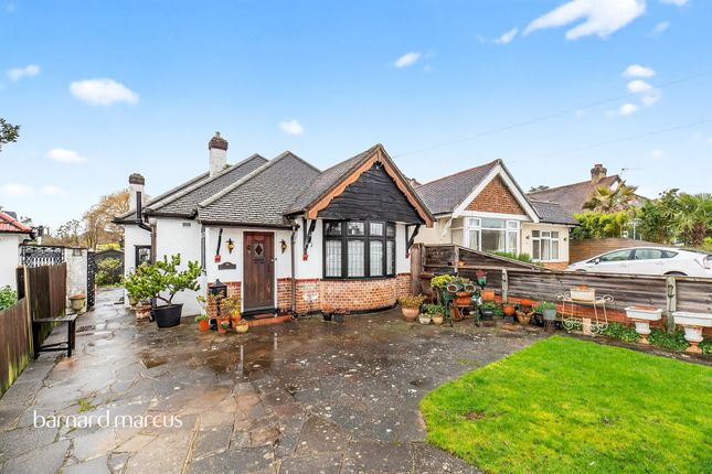 2 bed property, in The Warren, £625,000