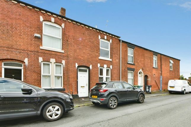 2 bed property, in Lime Street, £110,000