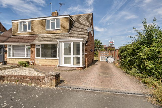 2 bed property, in Northfield Way, £265,000