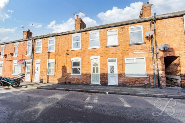 2 bed property, in Smith Street, £120,000