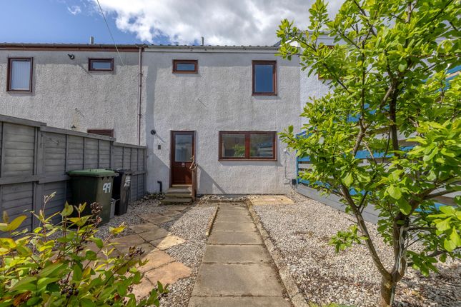 2 bed property, in Teandallon Place, £110,000