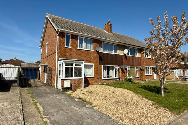 2 bed property, in Madden Close, £210,000