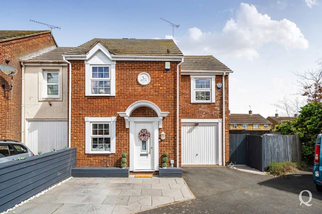 3 bed property, in Wadham Place, £350,000