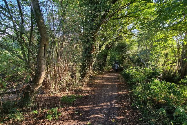 Studio, in Old Rectory Lane Bakers Wood, £28,000