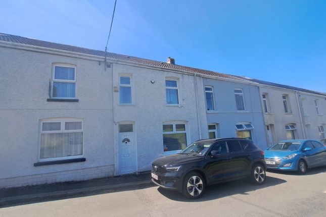 2 bed property, in St Davids Road, £110,000