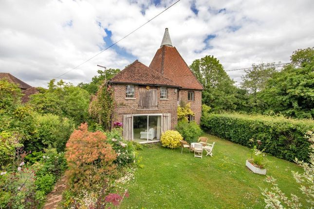 4 bed property, in Bishops Lane, £895,000