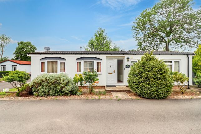 2 bed property, in Shepherds Grove Park, £100,000