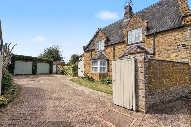 4 bed property, in The Old School, £625,000