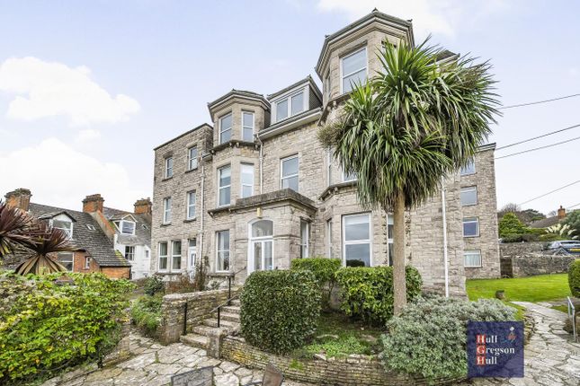 3 bed property, in Rocklands, £380,000
