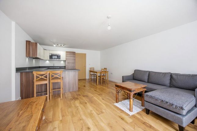 1 bed property, in Denham House, £225,000