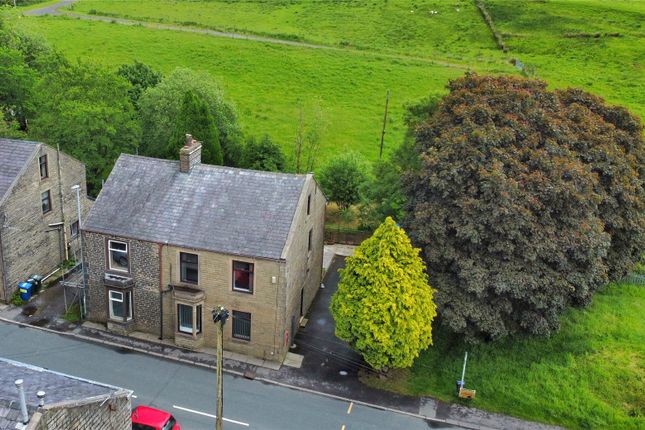 4 bed property, in Burnley Road East, £250,000