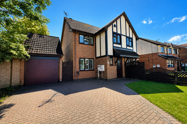 3 bed property, in Peacock Drive, £290,000
