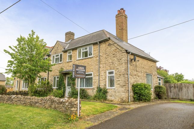 3 bed property, in The Leaze Barns Lane, £495,000