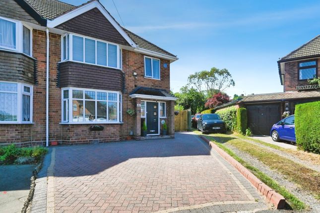 3 bed property, in Balmoral Road, £335,000