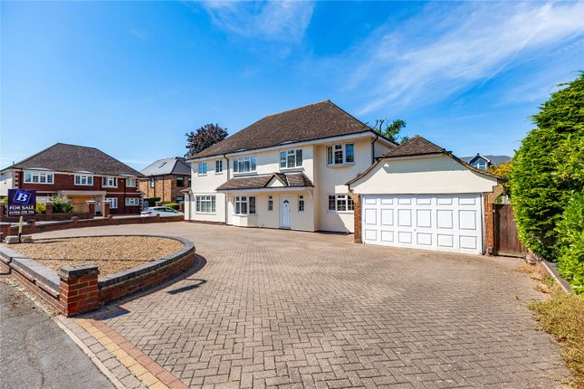 6 bed property, in Dalewood Close, £1,500,000