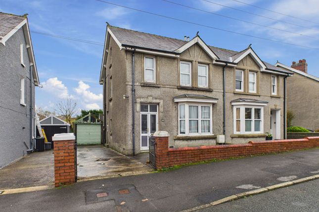 3 bed property, in The Grove, £210,000