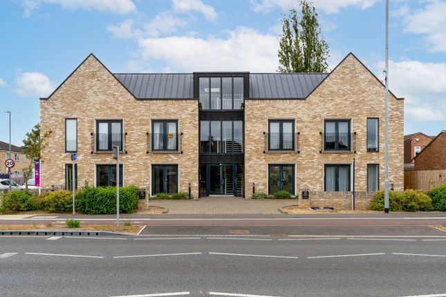 1 bed property, in Milton Road, £210,000