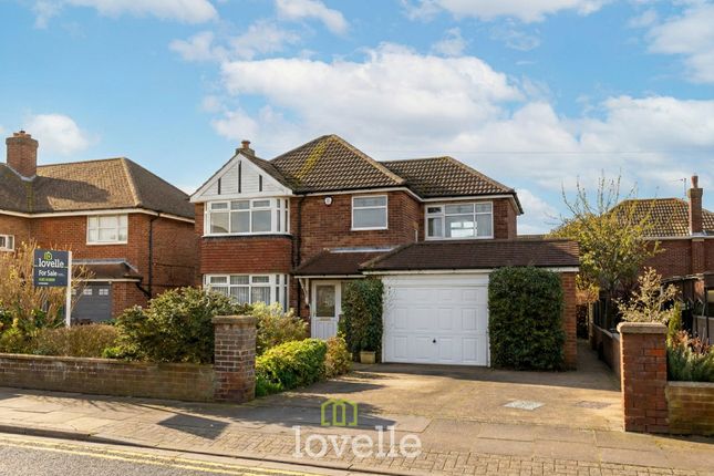 3 bed property, in Hardys Road, £340,000
