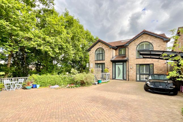 4 bed property, in Pollard Close, £799,950