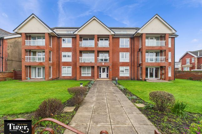 2 bed property, in Lytham Road, £185,000