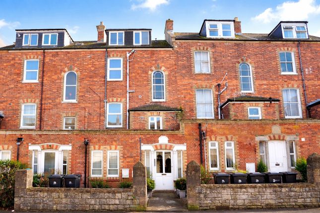 6 bed property, in 9 Wyke Road, £600,000