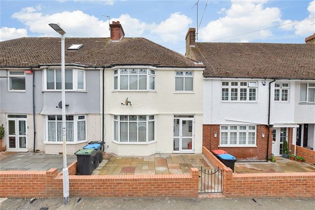 3 bed property, in Hastings Avenue, £299,995
