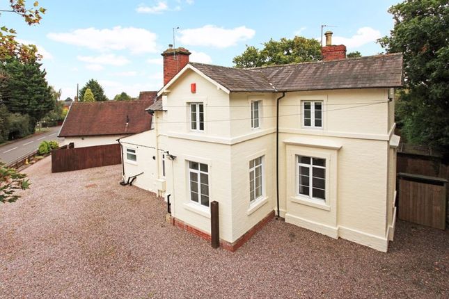 4 bed property, in Station Road, £500,000
