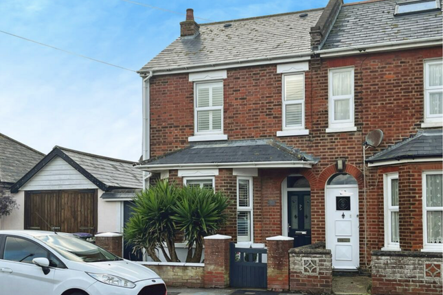 3 bed property, in St. Leonards Road, £475,000