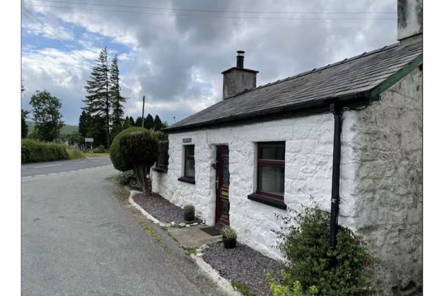 1 bed property, in Hyfryd, £170,000