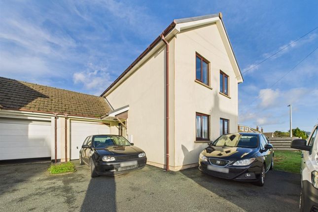 3 bed property, in Simpson Cross, £225,000