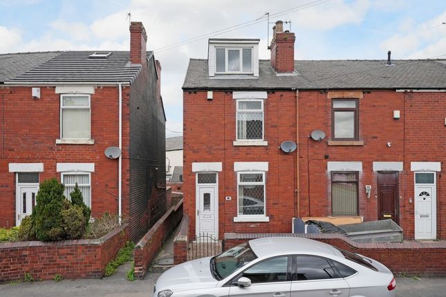 3 bed property, in South Street, £120,000