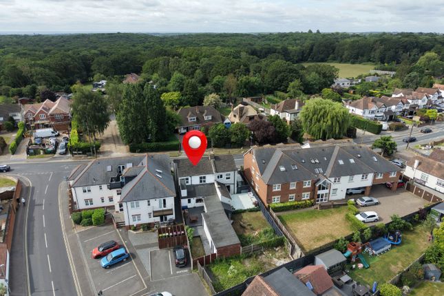 3 bed property, in Aldermans Hill, £375,000
