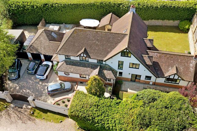 5 bed property, in The Avenue, £1,595,000