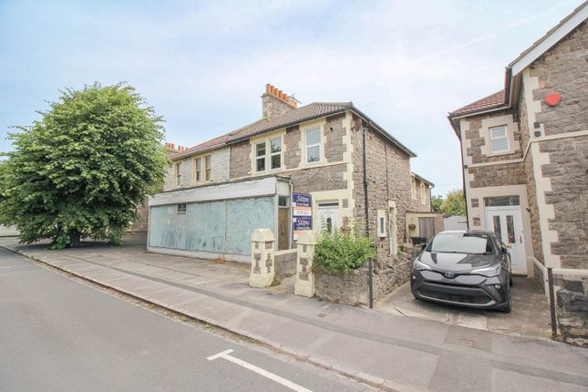 4 bed property, in Whitecross Road, £240,000