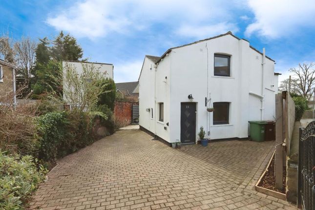 3 bed property, in Highfield Road, £405,000