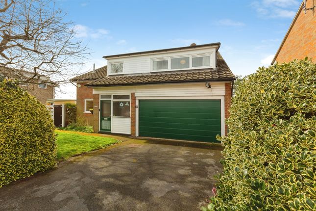 4 bed property, in Wentworth Drive, £550,000