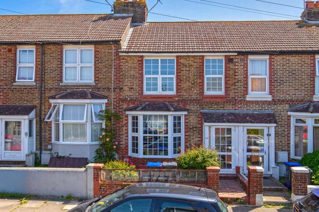 3 bed property, in Myrtle Road, £315,000