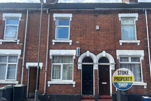 2 bed property, in Thornton Road, £85,000