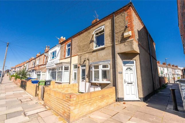 2 bed property, in Oxford Street, £125,000